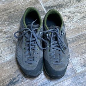 Vasque hiking sneaker